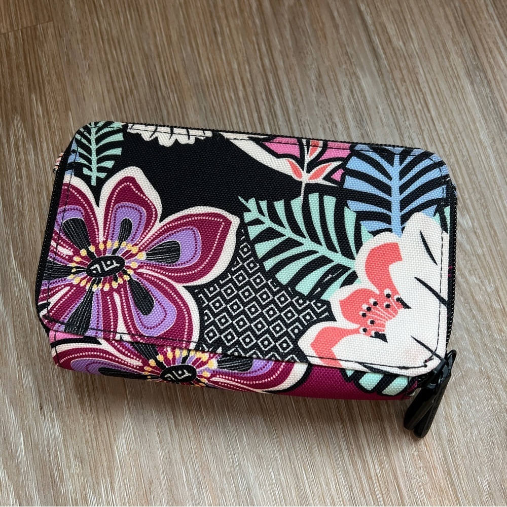Vera Bradley Floral Zip Around Wallet Pink Interior Organizer - Picture 2 of 7